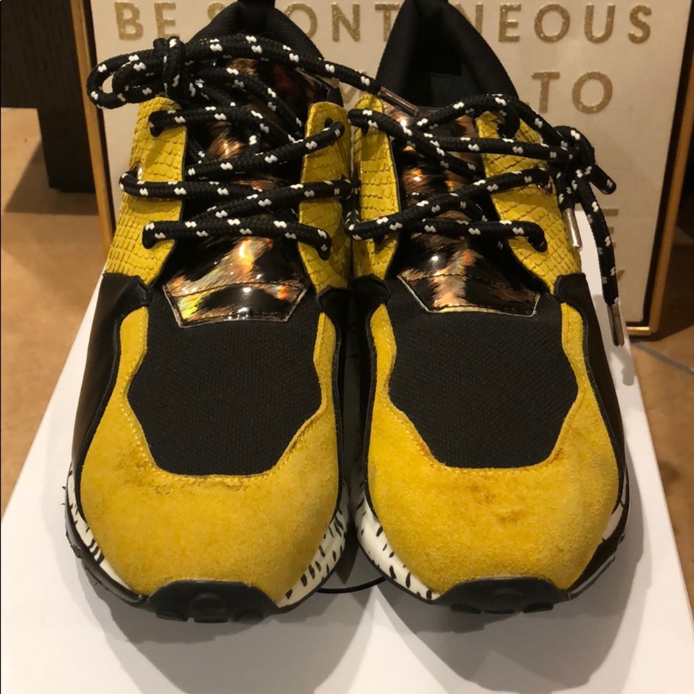 Steve Madden Sneakers